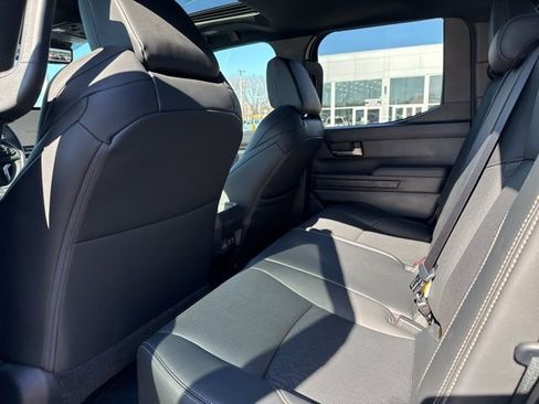 Used 2025 Toyota Tacoma Limited image 39