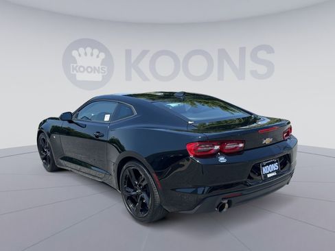Used 2024 Chevrolet Camaro LT w/ Technology Package RWD image 4