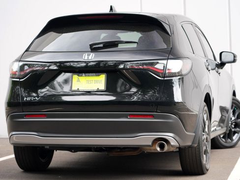 Used 2023 Honda HR-V Sport image 4