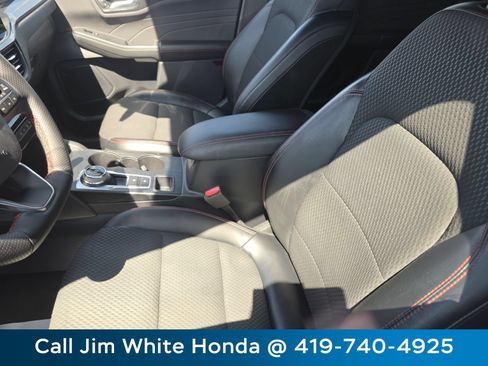 Used 2023 Ford Escape ST-Line w/ Tech Pack #1 AWD/4WD image 17