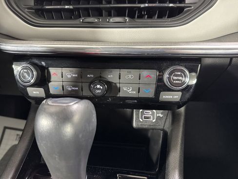 Used 2022 Jeep Compass Limited AWD/4WD image 24