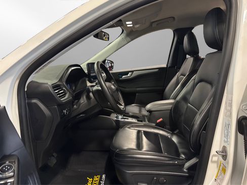 Used 2024 Ford Escape Platinum image 18