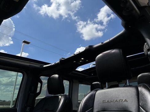 Used 2021 Jeep Wrangler Unlimited Sahara w/ Cold Weather Group AWD/4WD image 16