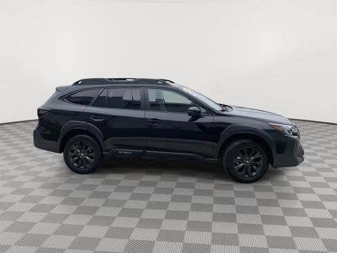 Certified 2025 Subaru Outback Onyx Edition AWD/4WD image 2