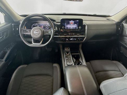 Used 2025 Nissan Pathfinder SV AWD/4WD image 31