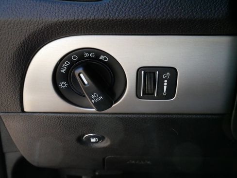 Used 2019 Dodge Durango SXT image 25