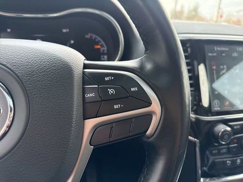 Used 2021 Jeep Grand Cherokee Limited image 23