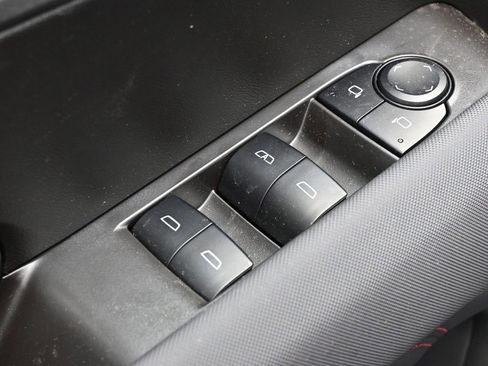 Used 2025 Chevrolet Colorado Z71 w/ Midnight Edition image 18