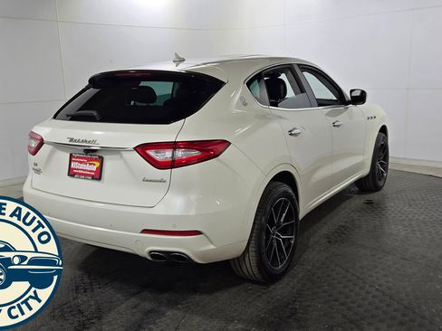 Used 2019 Maserati Levante Base image 7