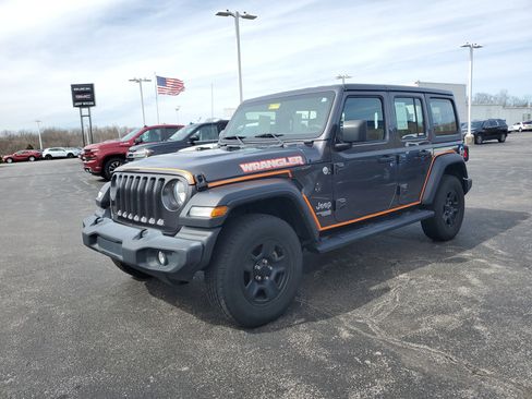 Used 2019 Jeep Wrangler Unlimited Sport image 9