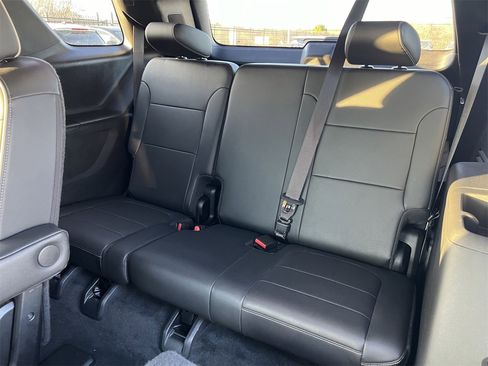 Used 2022 Chevrolet Traverse Premier w/ Redline Edition image 13