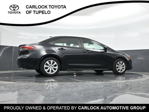 Used 2025 Toyota Corolla LE FWD image 40
