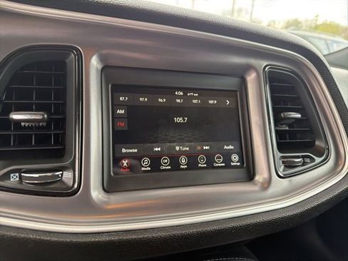 Used 2022 Dodge Challenger SXT image 15