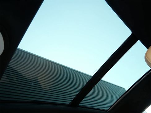 Used 2025 Porsche Macan image 19