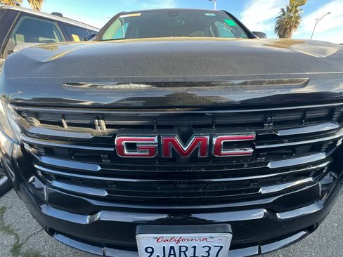 Used 2023 GMC Acadia SLE w/ Elevation Edition image 12