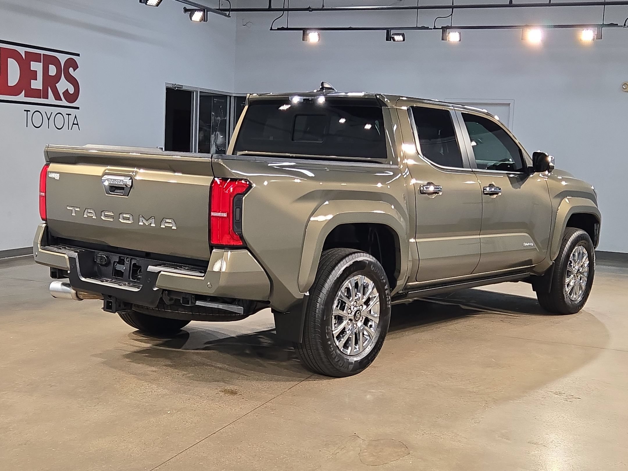 Certified 2026 Toyota Tacoma Limited AWD/4WD image 7