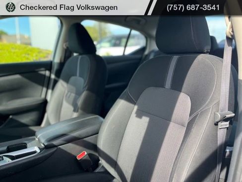 Used 2024 Nissan Sentra SV FWD image 19