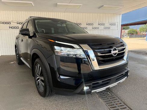 Used 2022 Nissan Pathfinder Platinum w/ Cargo Package FWD image 1