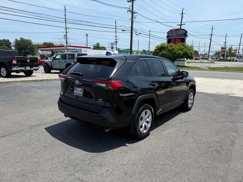 Used 2023 Toyota RAV4 LE AWD/4WD image 7