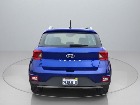 Used 2024 Hyundai Venue SEL image 7
