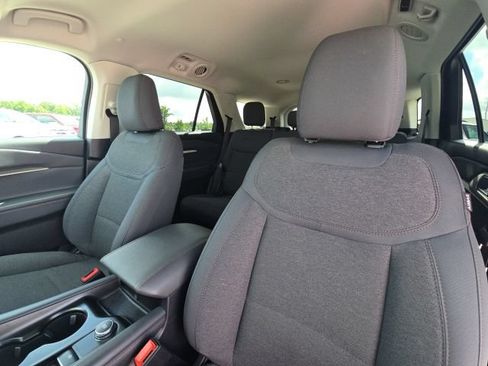 Used 2025 Ford Explorer Active RWD image 23