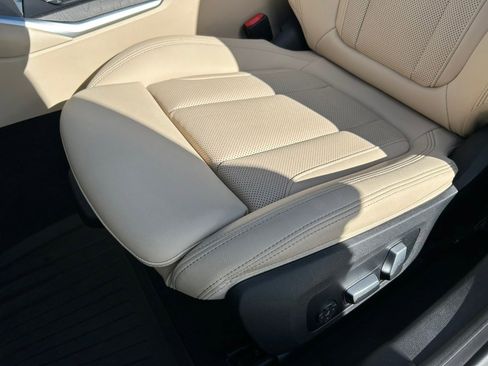 Used 2023 BMW i4 eDrive40 image 31