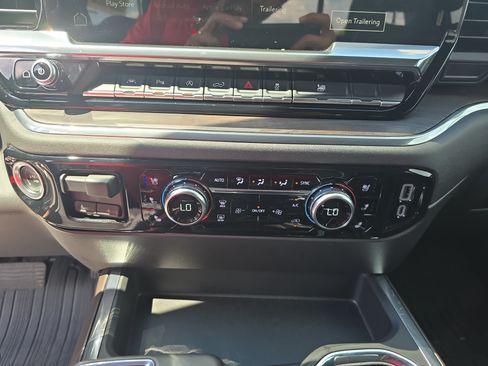 Used 2025 GMC Sierra 1500 SLT w/ SLT Premium Plus Package AWD/4WD image 22