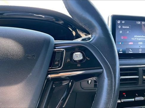 Used 2021 Lincoln Corsair AWD w/ Premium Package image 12