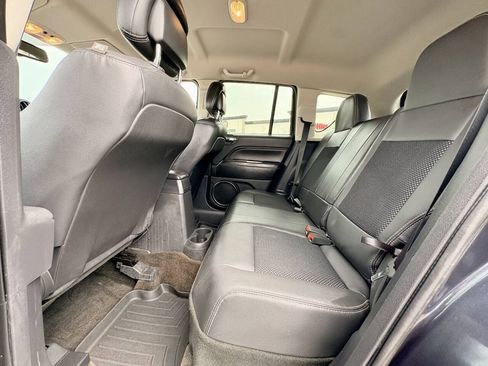Used 2014 Jeep Compass Latitude AWD/4WD image 17