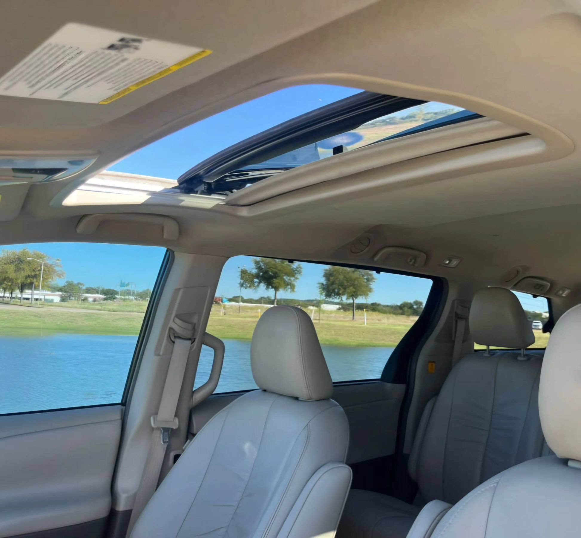 Used 2011 Toyota Sienna XLE w/ XLE Navigation Pkg FWD image 32