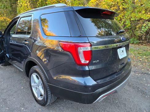 Used 2017 Ford Explorer XLT w/ Equipment Group 202A image 23