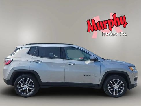 Used 2020 Jeep Compass Latitude FWD image 9