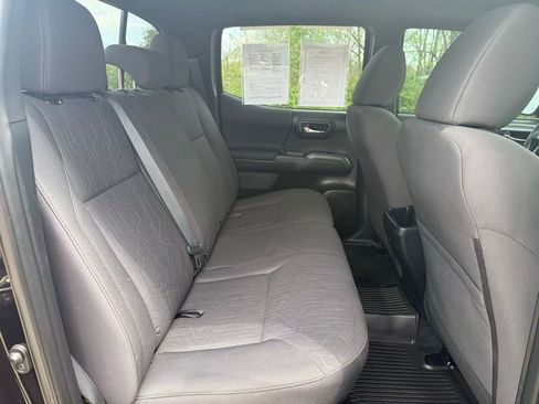 Used 2016 Toyota Tacoma TRD Sport w/ Premium & Technology Package image 14