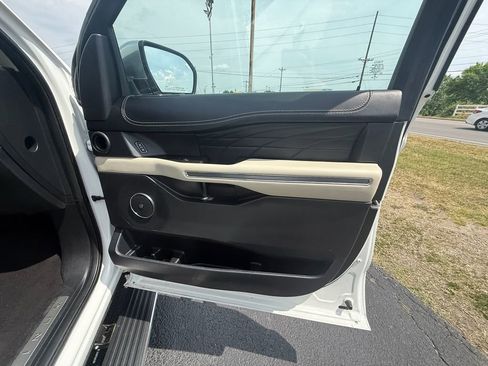 Used 2021 Ford Expedition Max Platinum AWD/4WD image 23
