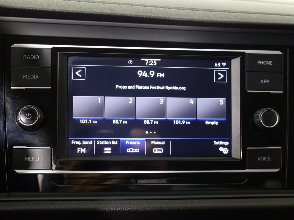 Used 2022 Volkswagen Jetta SE FWD image 41