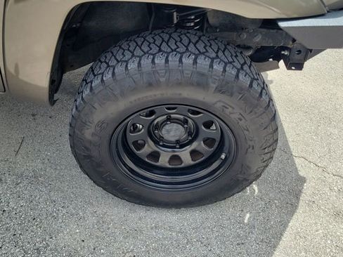 Used 2013 Toyota Tacoma 4x4 Access Cab V6 w/ TRD Sport Pkg image 7