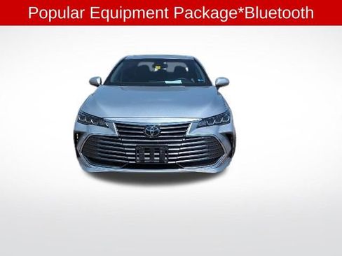 Used 2019 Toyota Avalon XLE w/ Moonroof Package FWD image 2