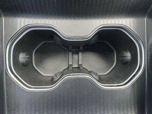 New 2025 Jeep Grand Cherokee Altitude image 18