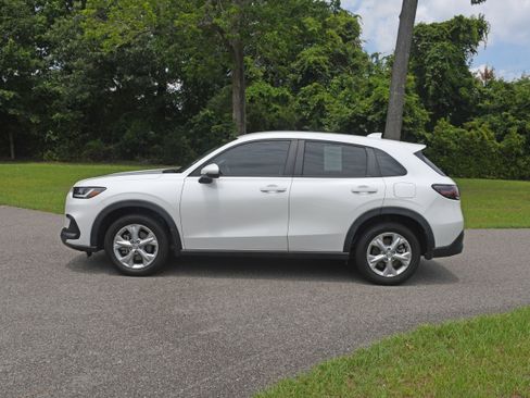 Used 2024 Honda HR-V LX image 2