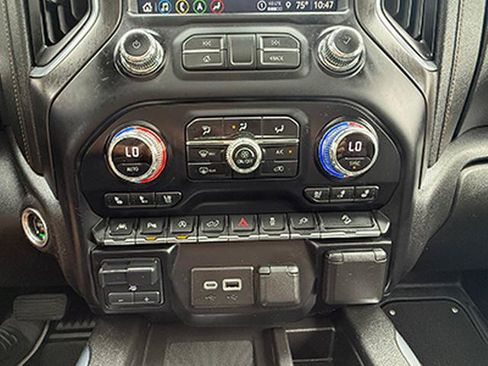 Used 2021 GMC Sierra 1500 AT4 w/ AT4 Carbonpro Edition AWD/4WD image 22