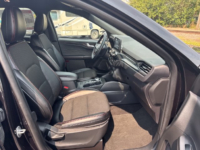 Used 2025 Ford Escape ST-Line AWD/4WD image 28