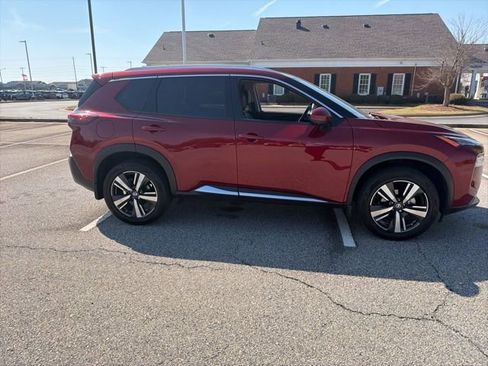 Used 2021 Nissan Rogue SL w/ Premium Package image 3