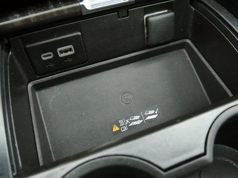 Used 2023 GMC Yukon Denali image 30