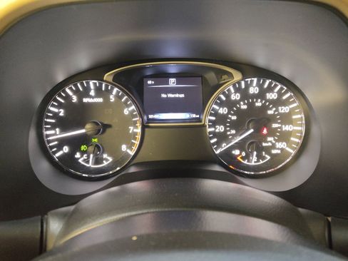 Used 2018 Nissan Pathfinder Platinum image 23