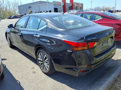 Certified 2025 Nissan Altima 2.5 SV FWD image 4