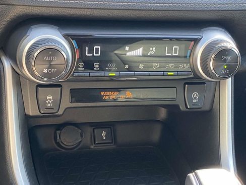 Used 2021 Toyota RAV4 XLE Premium FWD image 30