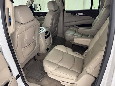 Used 2016 Cadillac Escalade ESV Premium AWD/4WD image 35