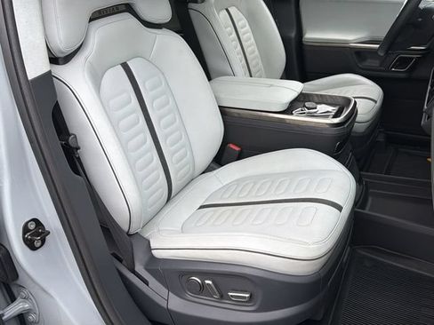 Used 2022 Rivian R1T Adventure AWD/4WD image 30