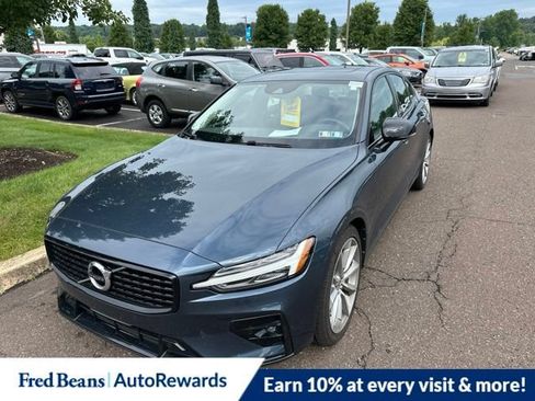 Used 2021 Volvo S60 T5 Momentum w/ Premium Package AWD/4WD image 3