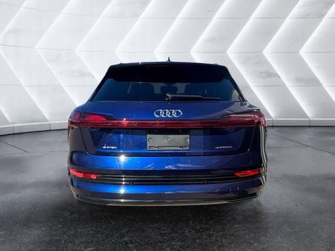Used 2022 Audi e-tron Premium image 3
